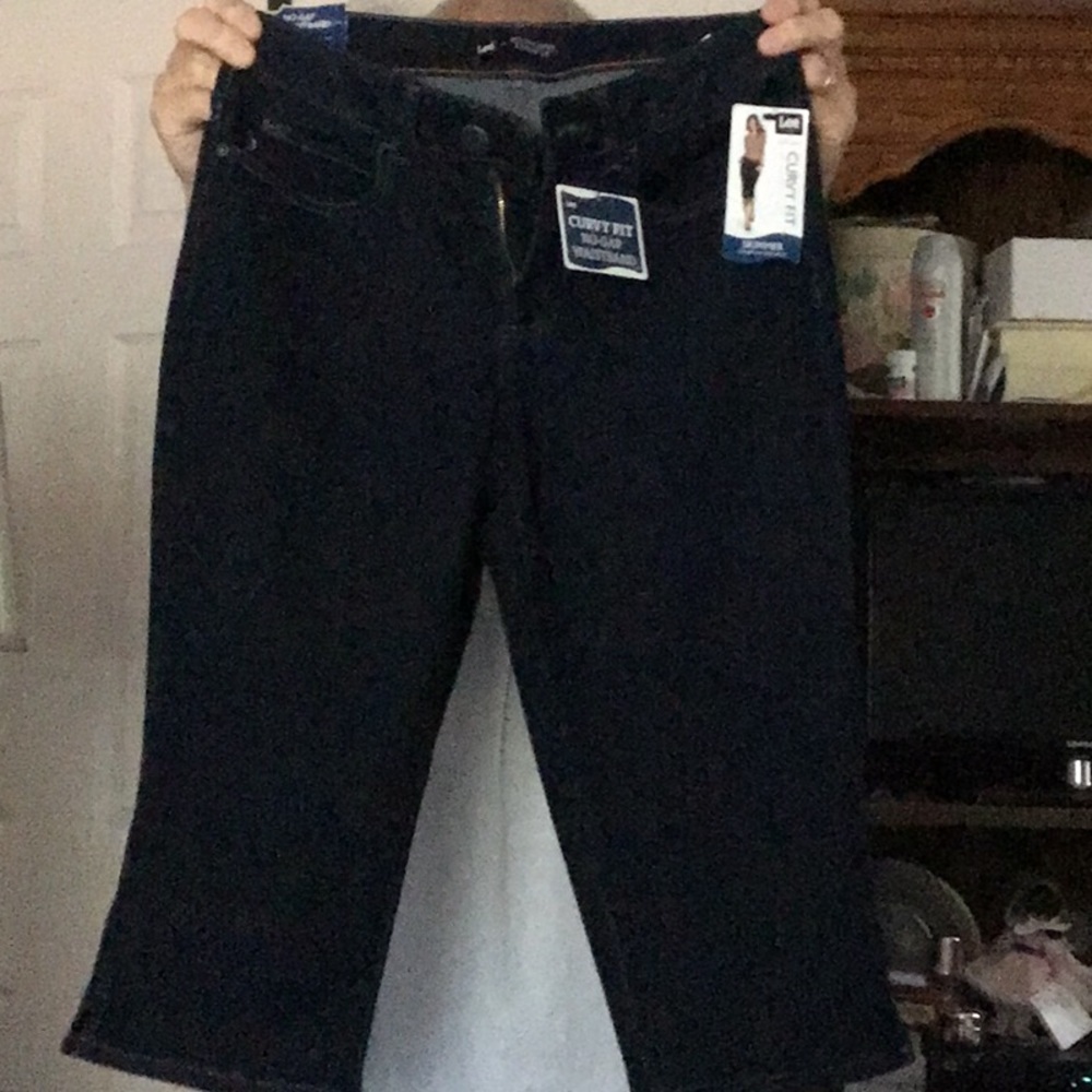 Lee brand curvy fit Skimmers (Capri) jeans